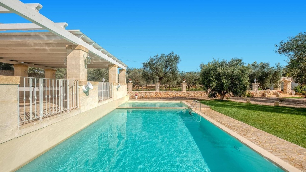Villa Castelli Villa | Villa Amico by Villa Plus