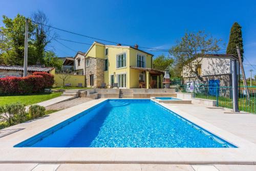 Rakotule Villa | Villa Ana