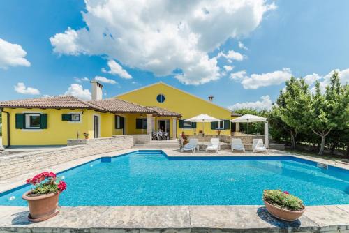 Lovinac Villa | Villa Ana with large pool