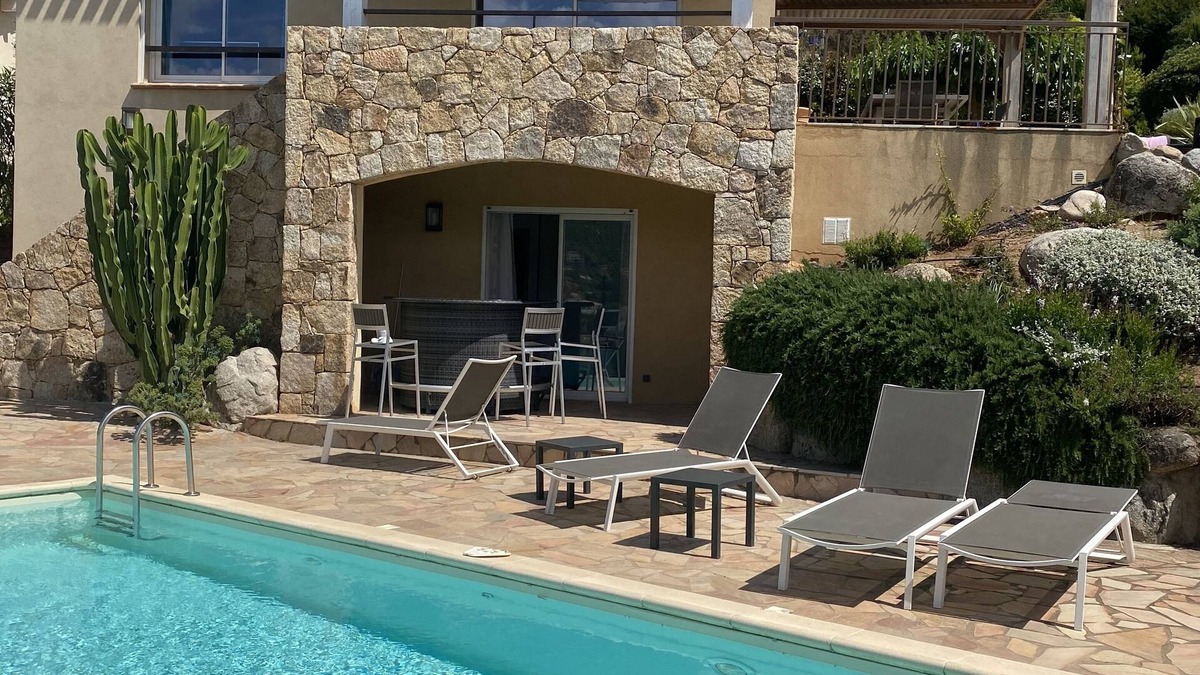 Cirendinu Villa | Villa Ancolie, superb mountain view, heated pool, 1500m from Cabanon Bleu beach