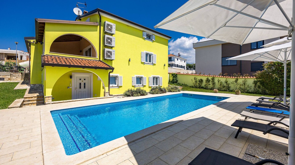Musalez Villa | Villa Andrea for 17 people with private heated pool & pet friendly near Poreč