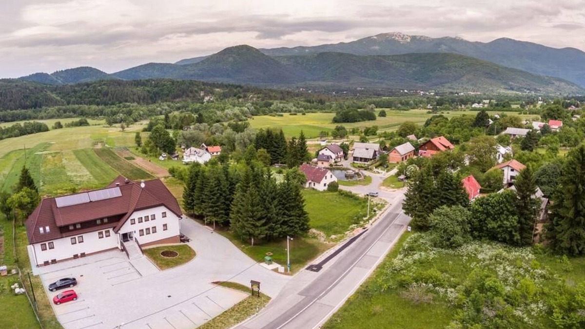 Vrelo Korenicko Bed & Breakfast | Villa Angy