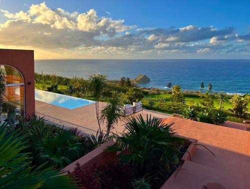 Ponta Delgada Villa | Villa Anna Splendid Sunset Ocean Front