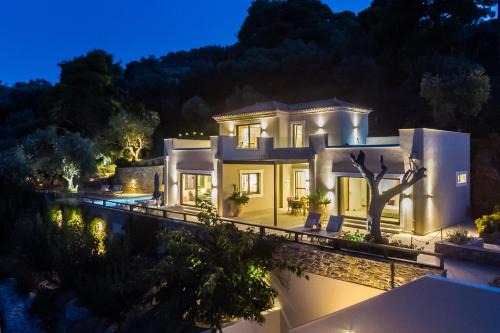 Skopelos Villa | Villa Antigone Luxury Retreat