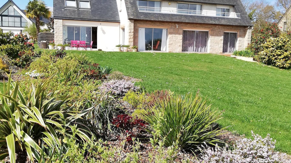 Saint-Cast-le-Guildo Apartment | Villa apartment with sea view, in Saint-Cast-le-Guildo, 400m away from the beach