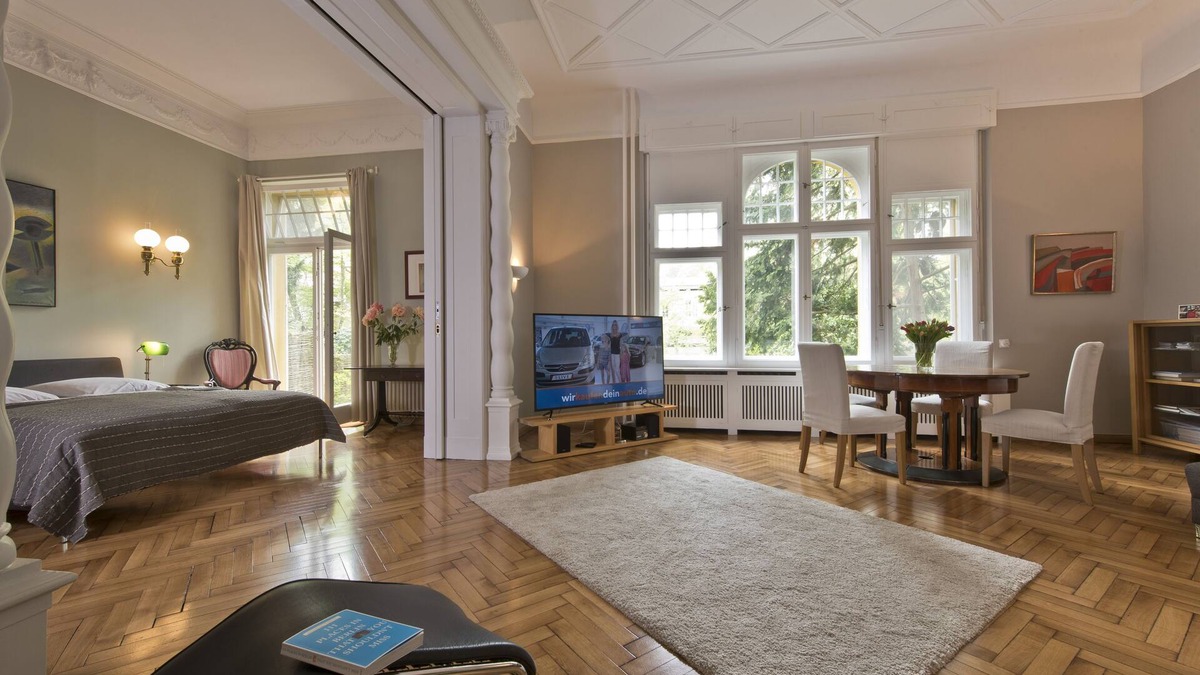 Wannsee Apartment | VILLA APARTMENT with terrace - WANNSEE - QUIET - 2 people + child (ren)