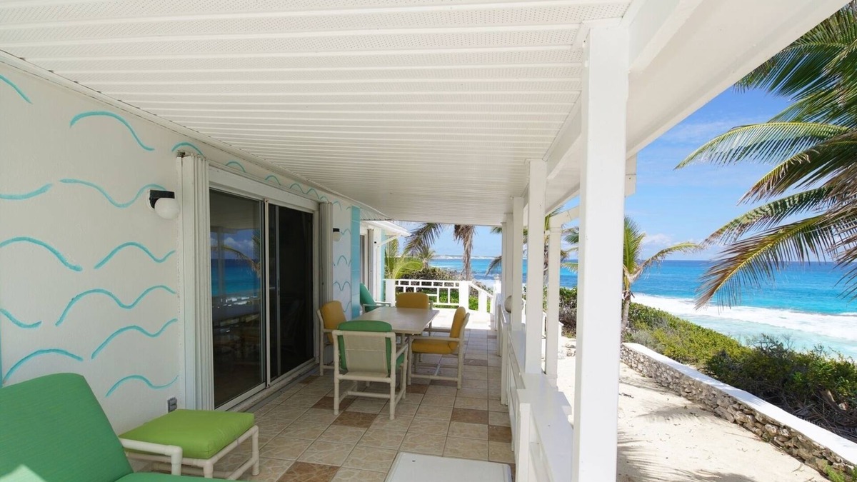 Stella Maris Villa | Villa Aqua, beach & ocean front