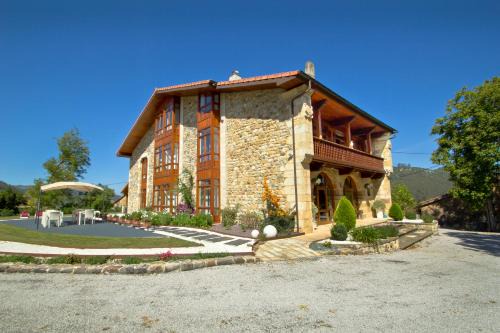 Puente Viesgo Hotel | Villa Arce Hotel