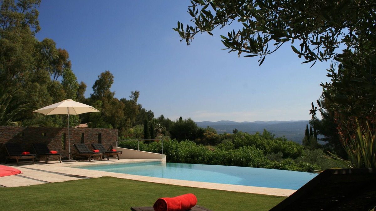 Le Castellet Villa | Villa architect Le Castellet near circuit, sea and bandol, in the peace