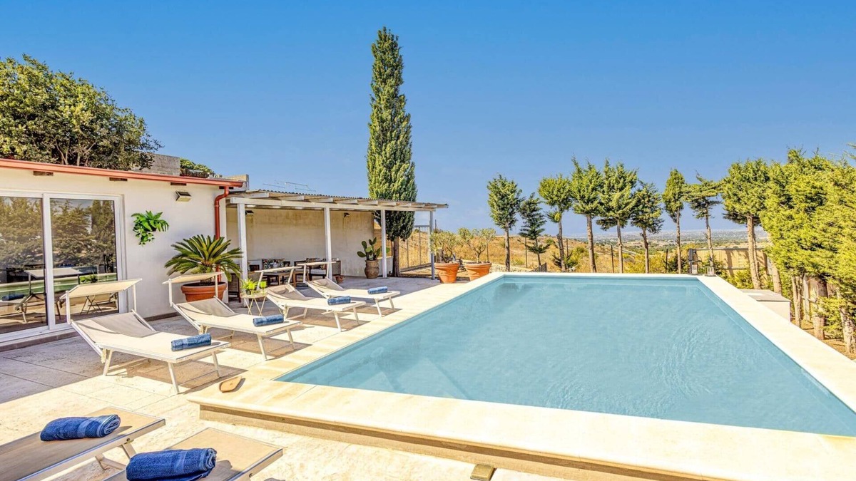 Ragusa Villa | Villa Ardith by Villa Plus