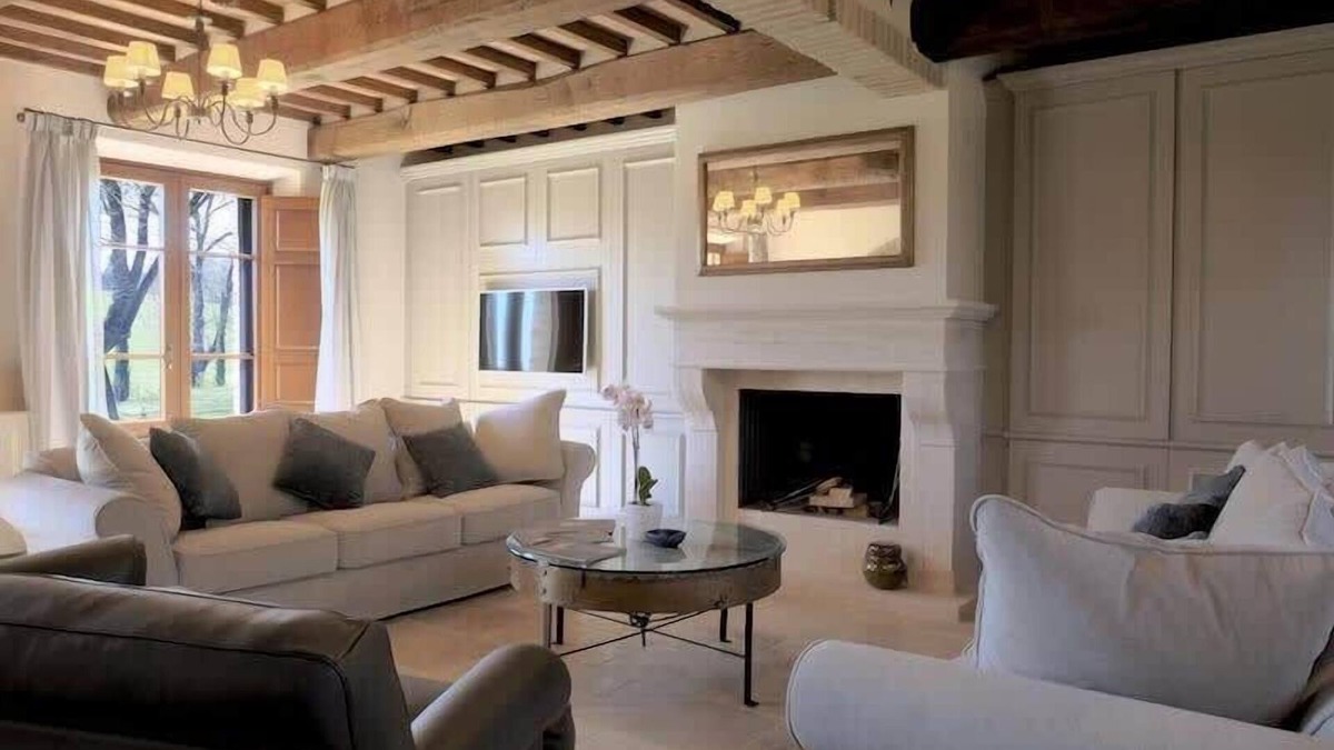 Foiano della Chiana Villa | Villa Arezzo Summary: