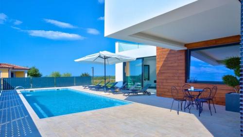 Farini House | Villa Aria by Villas Holiday