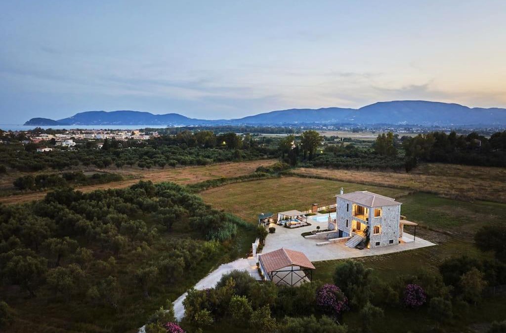 Kalamaki Villa | Villa Arianna, close to the beach!