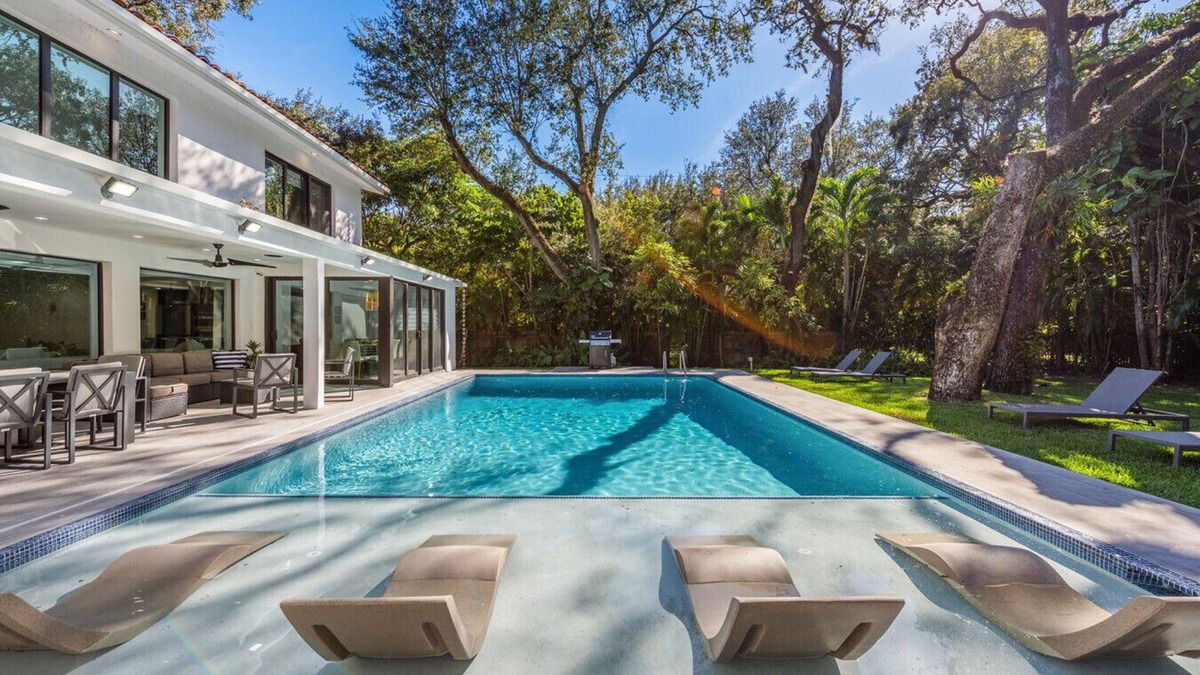 Ojus House | Villa Arielle-Modern 1 Acre Villa w/Pool & Gameroom