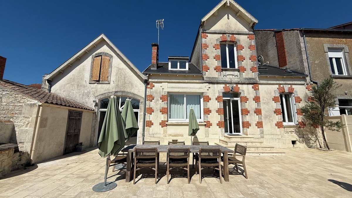 Bourcefranc-le-Chapus Villa | Villa at the foot of the Ile d'Oléron bridge