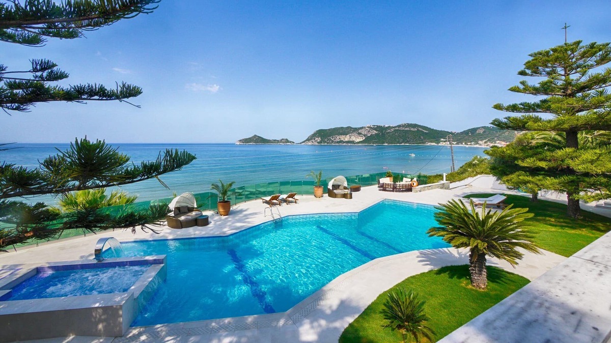 Agios Georgios Pagon Apartment | Villa Athanasia Appartement 2 am Strand mit Meerblick und Pool