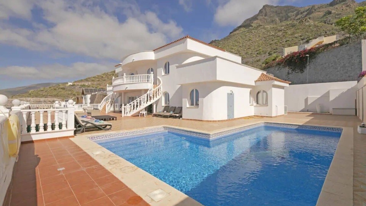 Costa Adeje Villa | Villa Athena with private heated pool and sea