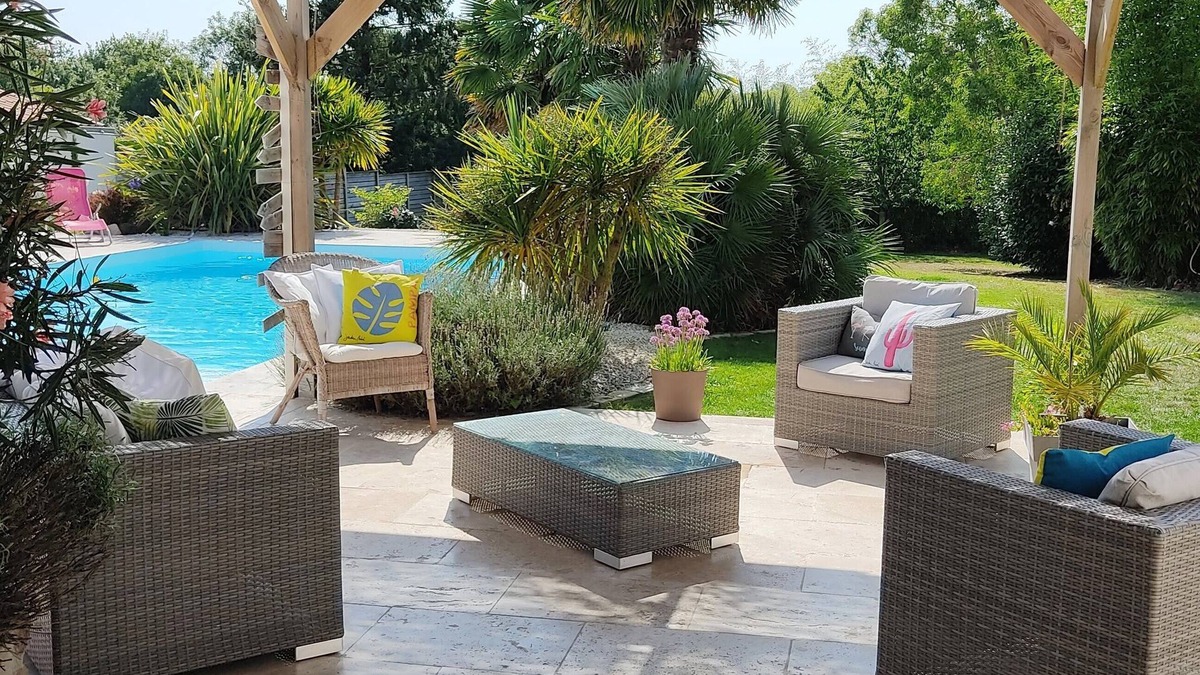 La Roche-sur-Yon Villa | Villa au Calme Sans vis à Vis. Piscine et Jardin Paysagé