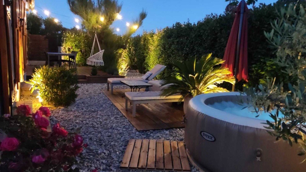 Le Cailar House | Villa au Coeur de la Camargue Avec Jacuzzi