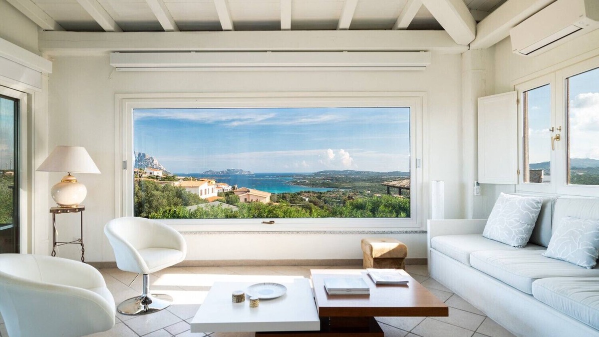 Porto Istana Villa | Villa Aurazure - jacuzzi with seaview