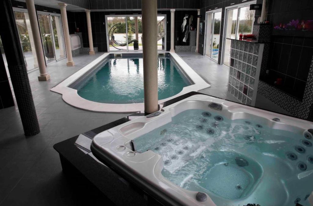 Morsang-sur-Seine House | Villa avec piscine/jacuzzi (intérieure)