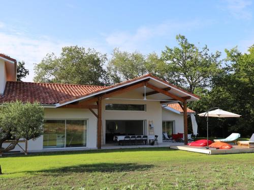 Soustons Villa | Villa avec piscine, 10 pers, au calme, climatisée, terrasse, grand jardin - FR-1-379-169