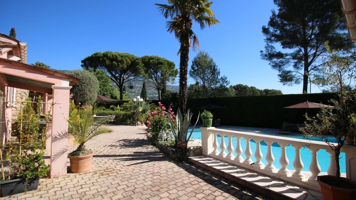 Le Tignet Villa | Villa Avec Piscine Gigantesque et Grand Jardin