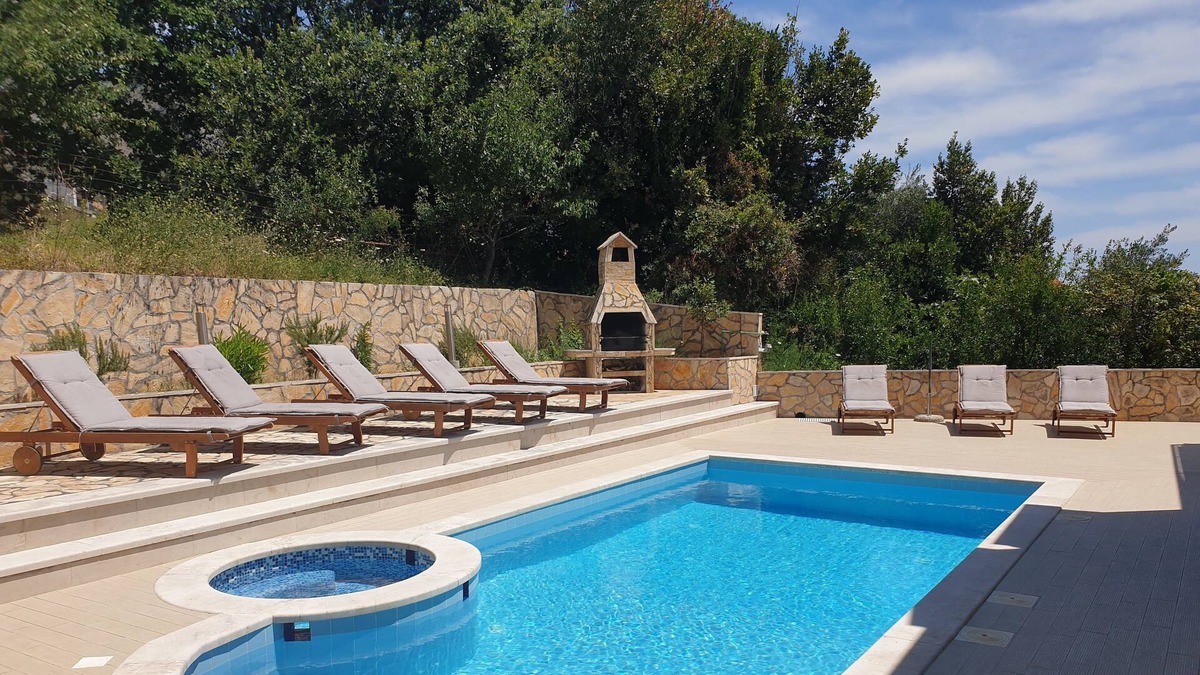 Brasina Villa | Villa Avoca