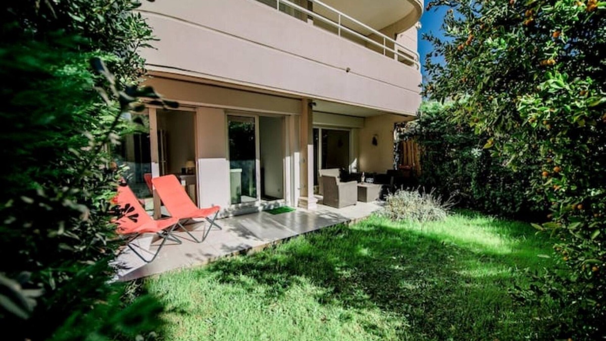 Cap-d'Antibes Apartment | Villa Azzura Beautiful 2 rooms in Cap d' Antibes 2Mn from the beaches of Salis