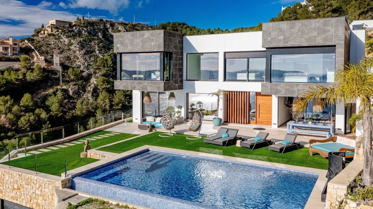 Aduanas House | Villa Bali Infinity by Interhome