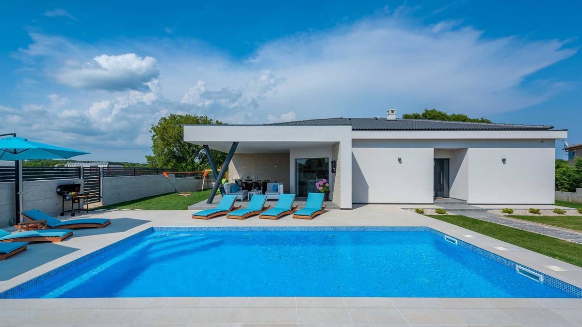 Mali Vareski Villa | Villa Bambina with Heated Pool