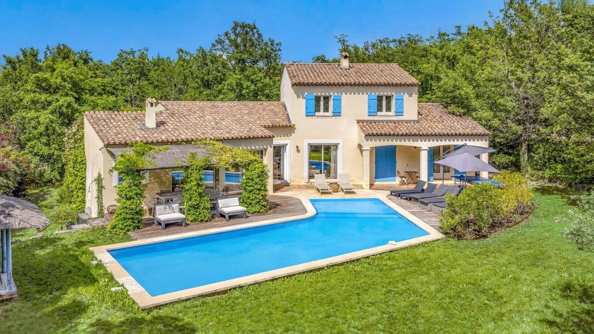 Mons Villa | Villa Beauregard by Villa Plus