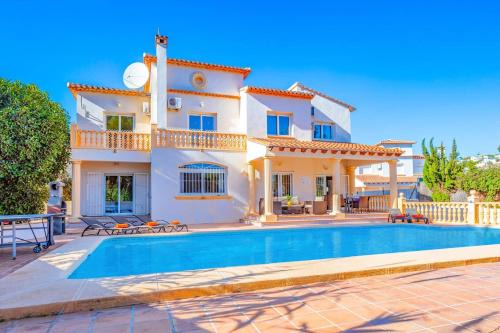 Urbanitzacio la Fustera Villa | Villa Belinda by Villa Plus