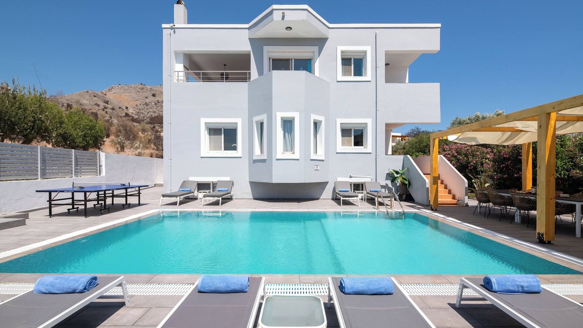 Kiotari Villa | Villa Bella, 5 bedrooms with Private Pool, Hot Tub, Games Room near to beach