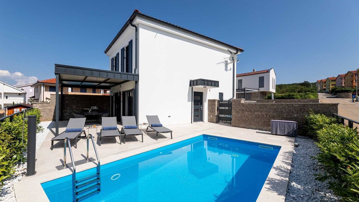 Klimno Villa | Villa Bella with heated pool and Seaview