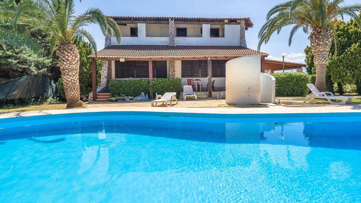 Fontane Bianche Villa | Villa "Bes Beach - Villa Con Piscina" with Sea View, Private Pool & Wi-Fi