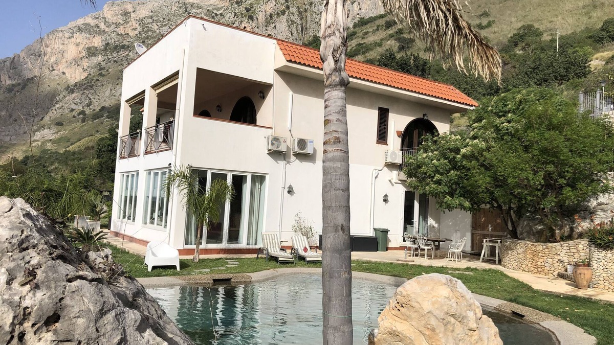 Capaci Villa | Villa between sea and mountain with private pool and sea view with private pool