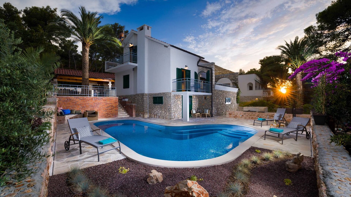 Island Hvar Villa | VILLA BLUE & GREEN, holiday home near the sea