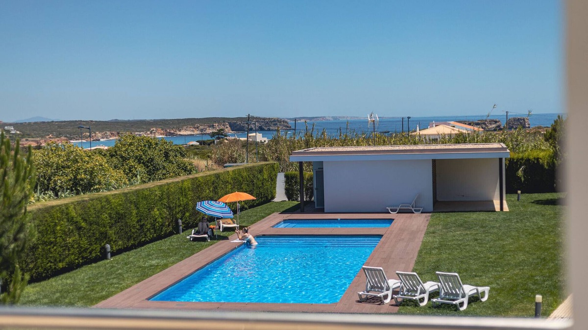 Sagres Ski Chalet | Villa Blue Sagres D- 3 bedroom villa in Algarve at walking distance to the beach
