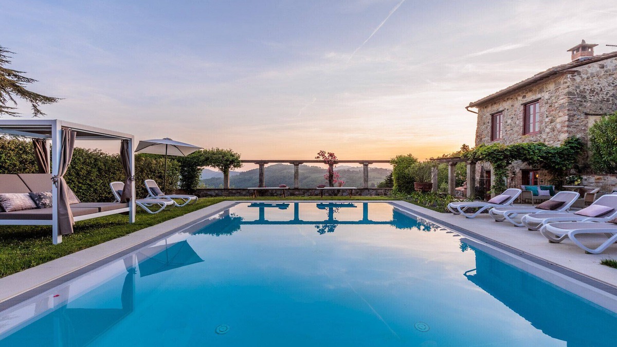 Lucca Villa | VILLA BORBONE in Pieve Santo Stefano, a Luxury Renaissance Panoramic 9 Bedrooms Retreat Villa with Private Pool