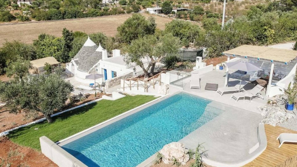 Putignano Villa | Villa 'Borgo Trulli 1817' with Private Pool, Wi-Fi and Air Conditioning
