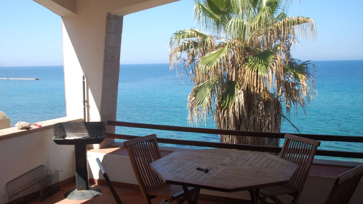 Tresnuraghes Apartment | Villa Bosa, Waterfront apartment in Bosa area. Beach at 10 meters. WI