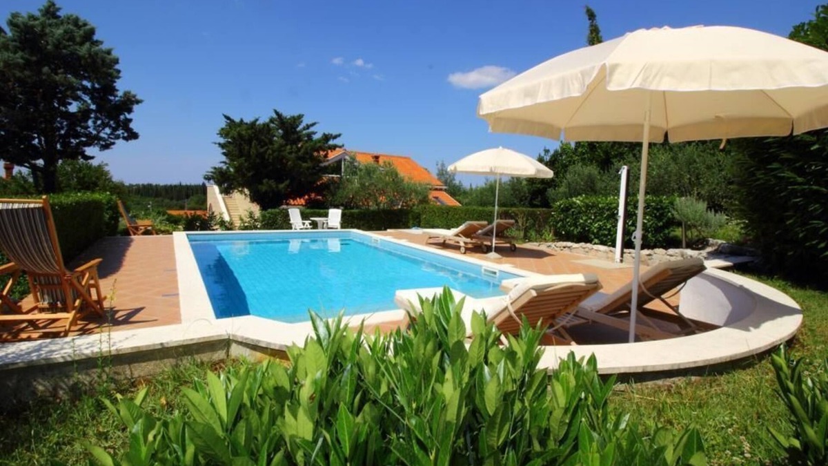 Cilipi Villa | Villa Boskovic - Four-Bedroom Villa with Swimming Pool and Sea View