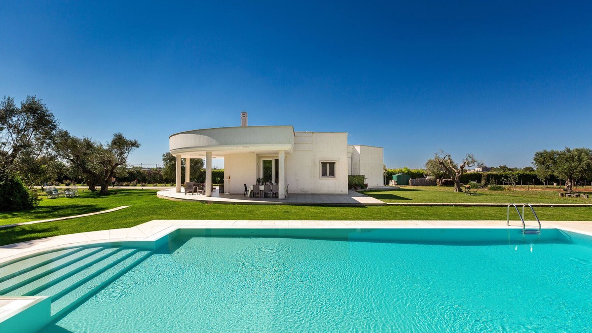 Francavilla Fontana Apartment | Villa Bouganville by Perle di Puglia