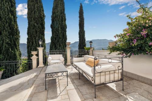 Monreale Villa | Villa Bouganville