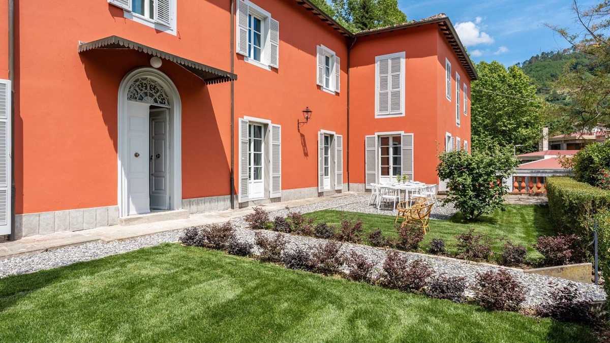 Bagni di Lucca Villa | Villa Brecht relaxes in the countryside of Lucca