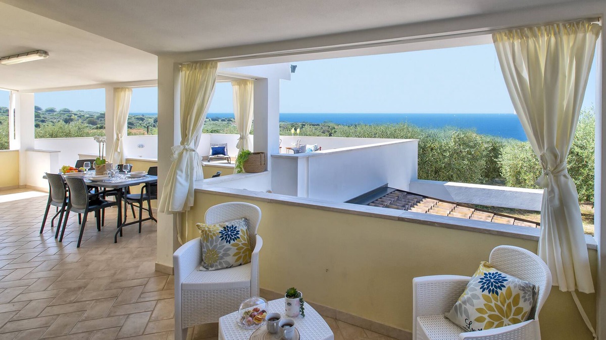 Alghero Villa | Villa Brionis sea view for 12 persons. 7 bedrooms, 5 bathrooms and 3 kitchens
