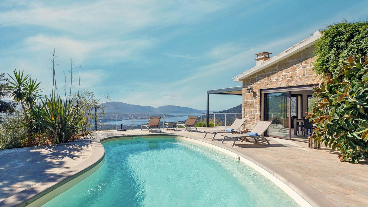 Olmeto Villa | Villa 'Bumortu' with Sea View, Wi-Fi and Air Conditioning