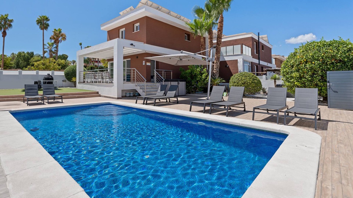 Puerto Marino Villa | Villa "Casa Bos Orange" with Outdoor Pool and Whirlpool