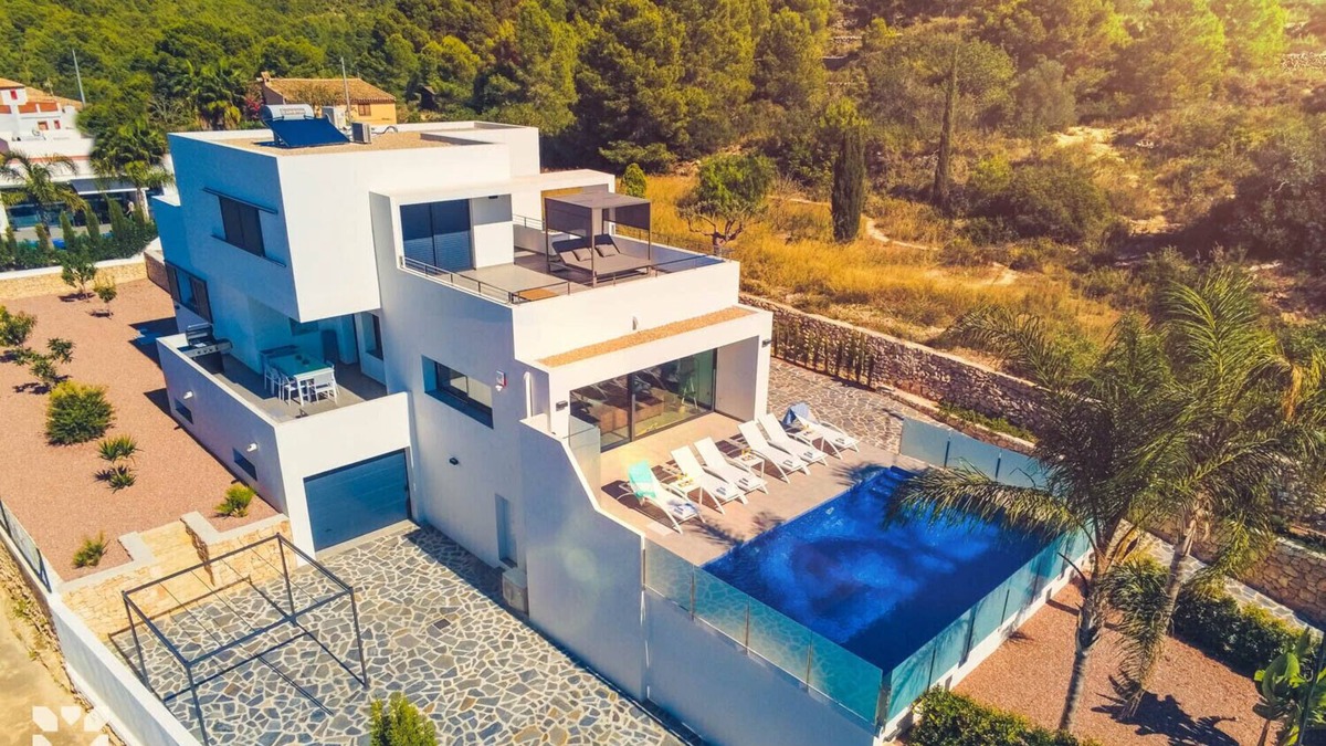 La Empedrola Villa | Villa CABALLITO DE MAR by Abahana Villas